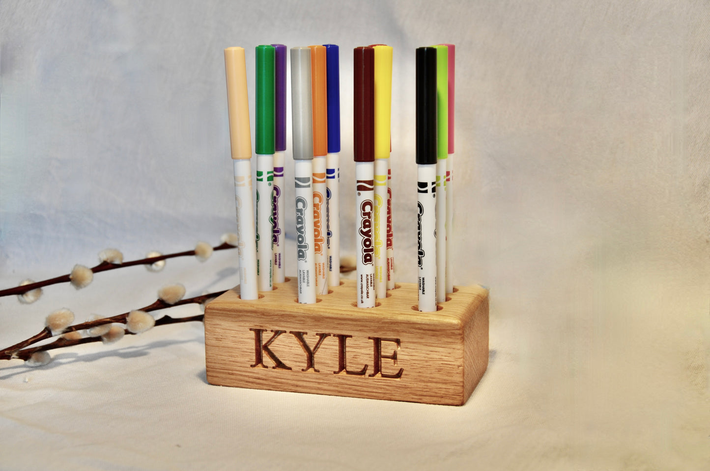 Oak Felt Tip Pens Holder with Crayola Washables Supertips